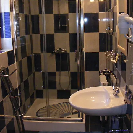 Hotell Pelikan 3*