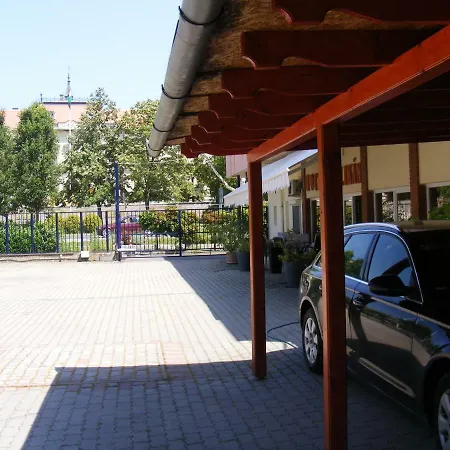 Pelikan 3* Hódmezővásárhely