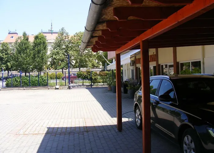 Pelikan 3* Hódmezővásárhely